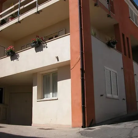 Via Dessi Apartamento