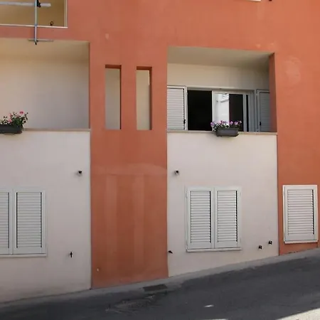 Via Dessi Apartamento